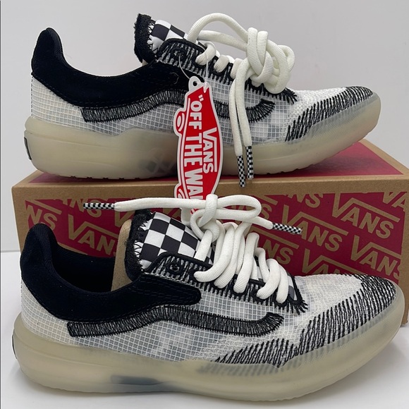 Vans Shoes - Vans WMNS Ultimatewaffle Checkers White/Black
VN0007NJYB2 Sneakers